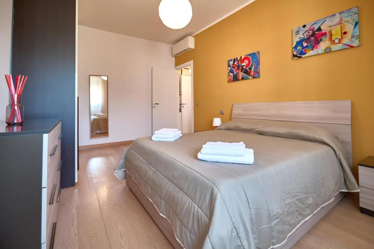 Skyline Apartment Μιλάνο 0*,